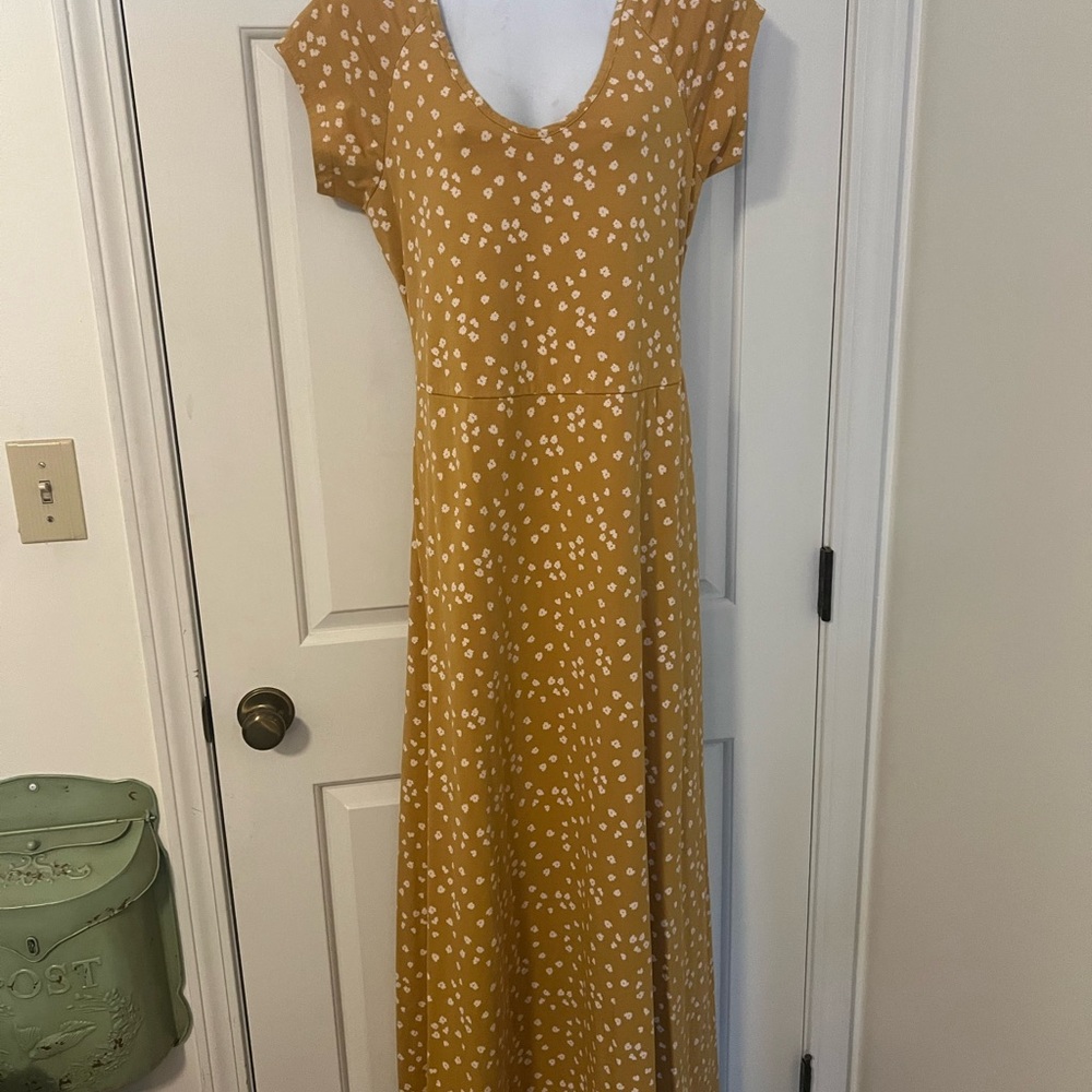 Pact Organic Fit & Flare Maxi Cross Back Dress in Mustard and White Flower Print
